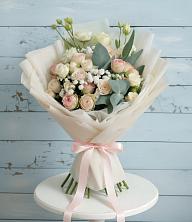 Букет цветов из:  Розы и Лизиантусы в Очере