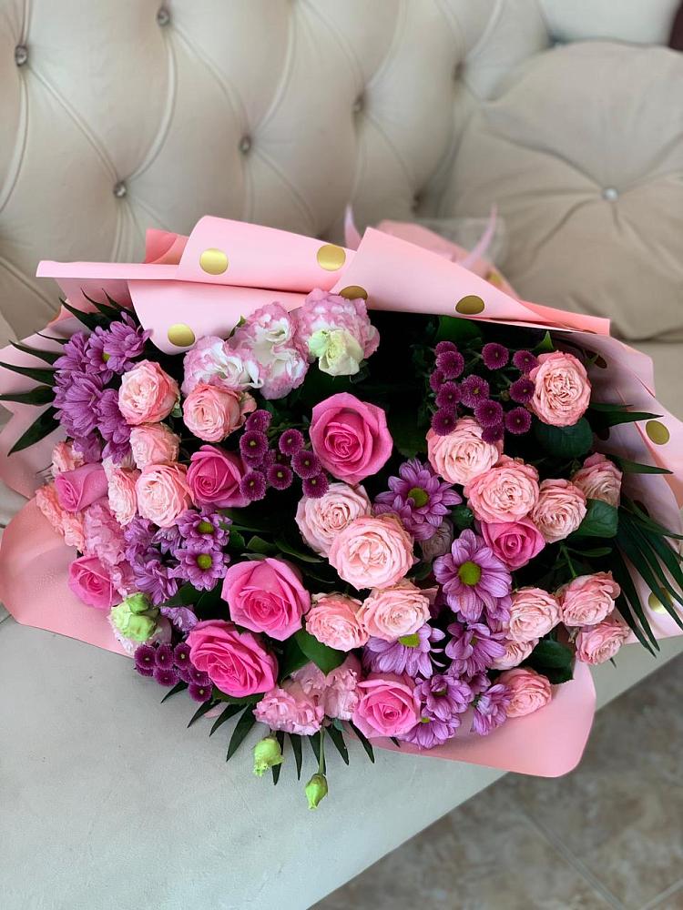 Букет цветов из: Хризантемы, Розы и Лизиантусы в Очере