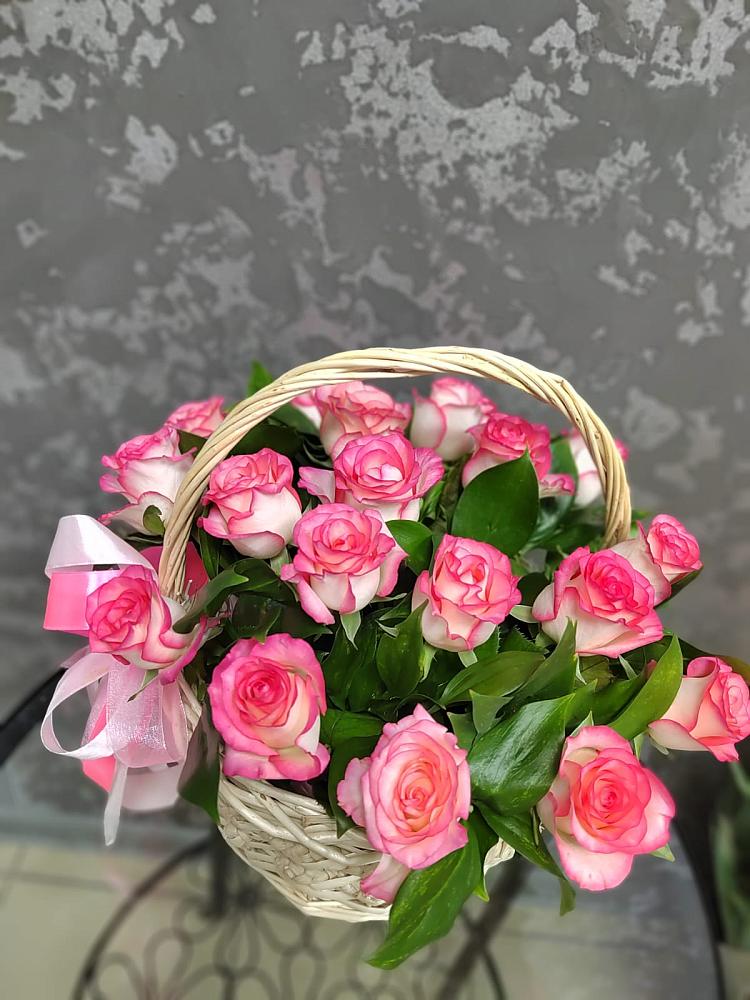 Цветочная композиция из Розы в корзине в Очере