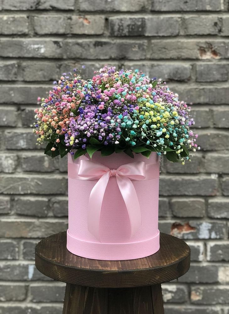 Цветочная композиция из Гипсофила и Розы в шляпной коробке в Очере