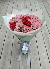 Букет цветов из:  Альстромерии в Очере