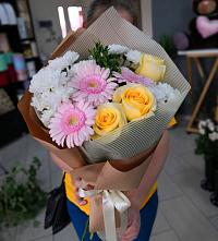 Букет цветов из:  Герберы, Розы и Хризантемы в Очере
