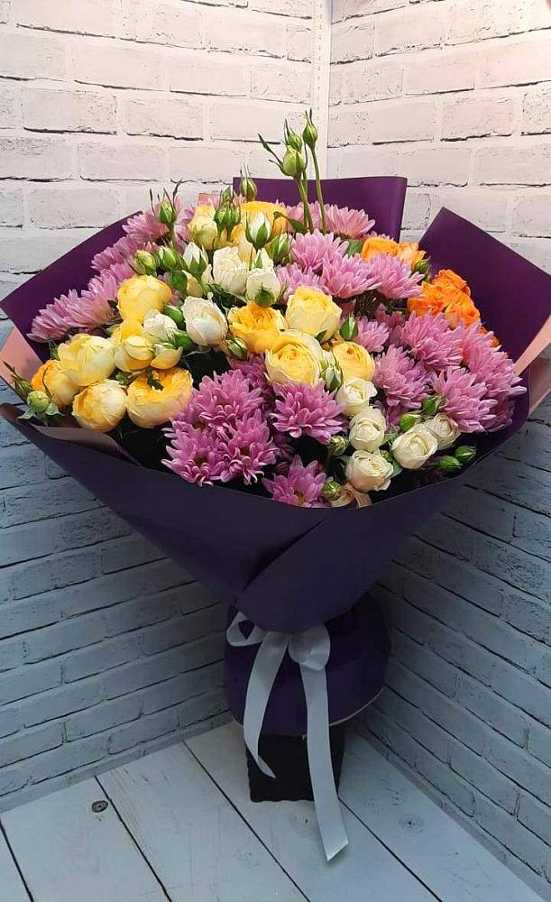 Букет цветов из: Хризантемы и Розы в Очере