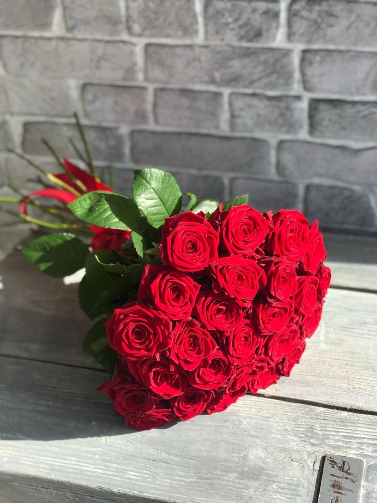 Букет Красные розы Фридом в Очере