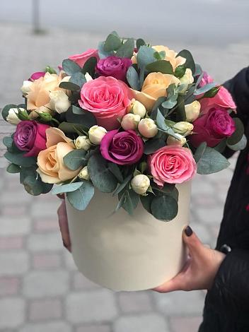 Цветочная композиция из Розы в шляпной коробке в Очере