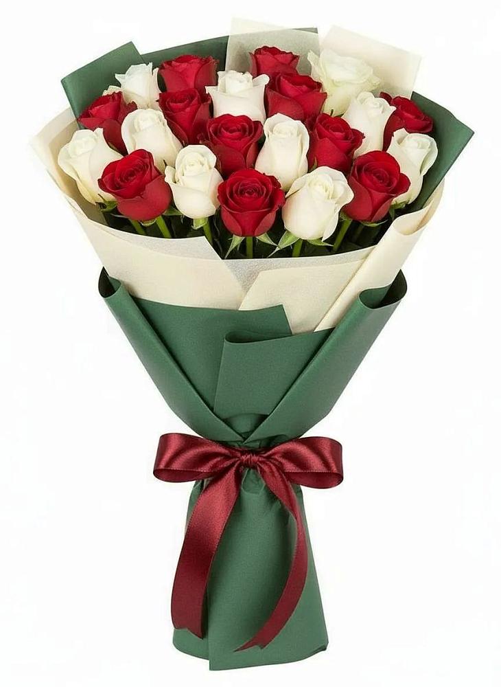 Букет Микс из красных и белых роз в Очере