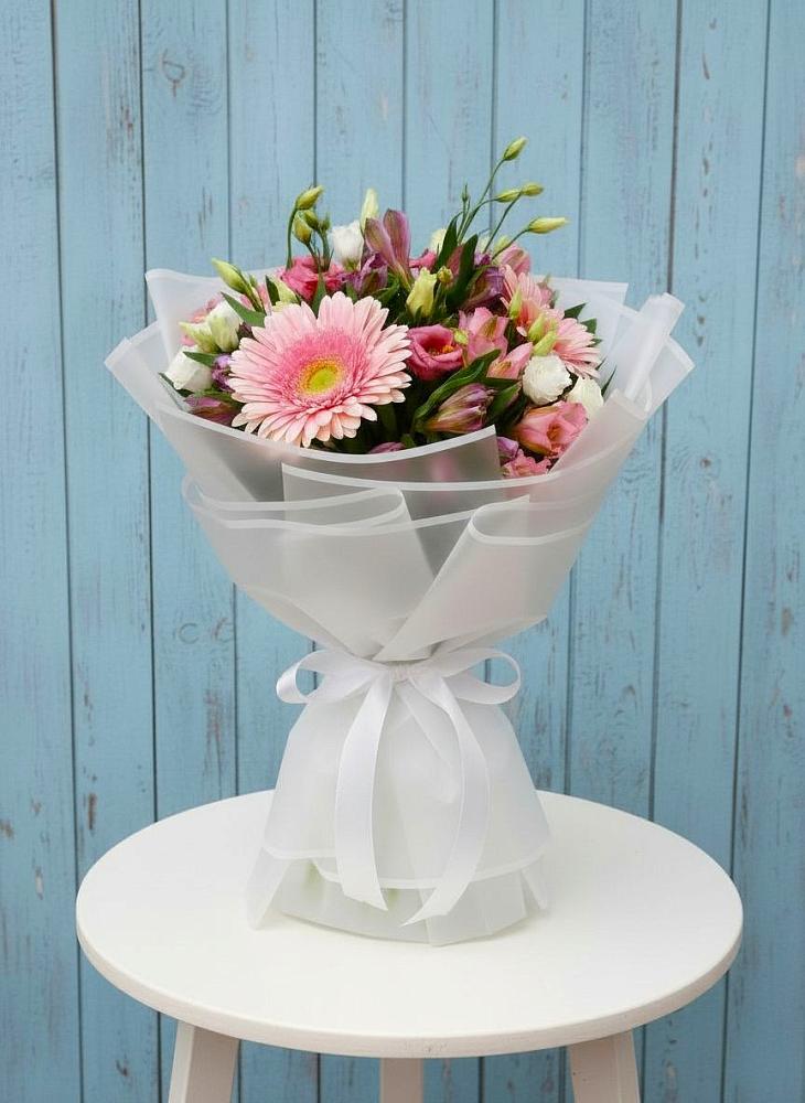 Букет цветов из: Герберы, Альстромерии и Лизиантусы в Очере