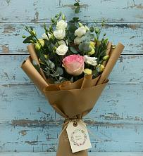 Букет цветов из:  Розы и Лизиантусы в Очере